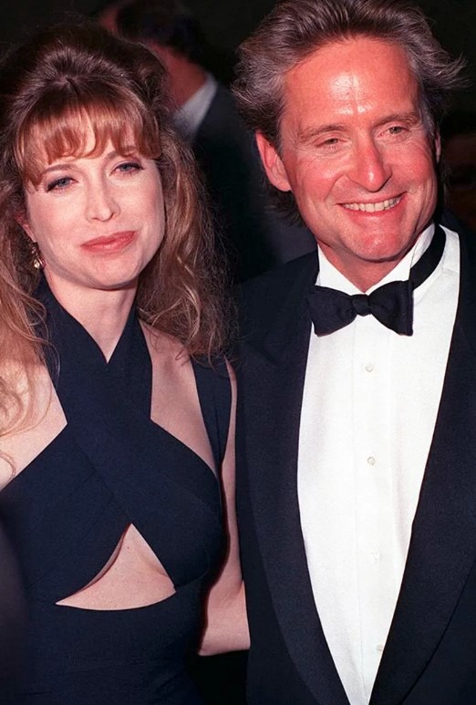 Examining Michael Douglas’s Relationship History: How His First Wife’s Timeless Beauty Compares to Catherine Zeta-Jones’s Contemporary Appeal