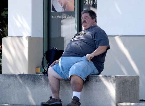 “From a Hollywood Star Into a Homeless”: Who Is The Fat And Poor Man Wandering The Streets Of California?