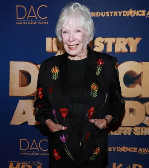 Can You Guess Who She is?: This TV Bombshell from the ’60s Had a Life Full of Surprises!