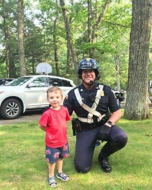 MY SON ASKED TO TAKE A PICTURE WITH A POLICE OFFICER—BUT I NEVER TOLD HIM WHO THIS ONE WAS