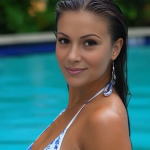 Alyssa Milano, 52, Leaves Nothing To Imagination, Try Not To Gasp