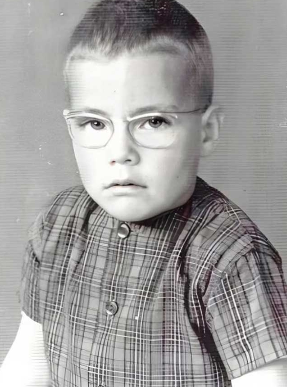 “He Wore Big Glasses And Studied Ballet”: Now He’s One Of The Most Famous Actors On The Planet!