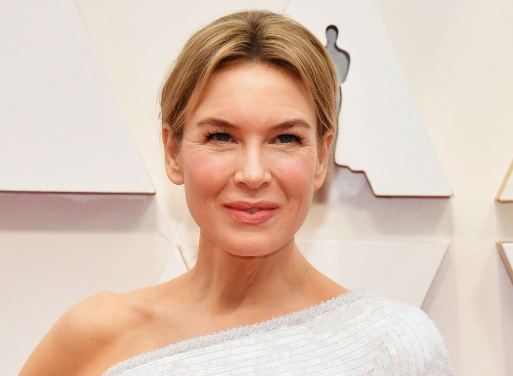 Oscar-Winning Star from a Famous Franchise Looks Unrecognizable in Throwback Yearbook Photos!: Recognize Her?