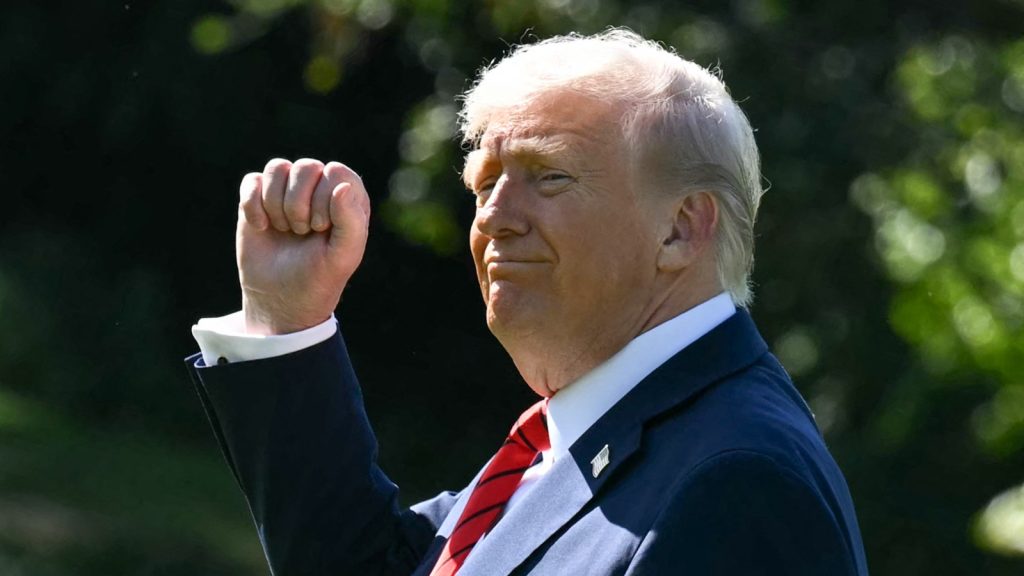 Trump Makes Big Move As Shutdown Drags Into Week Two