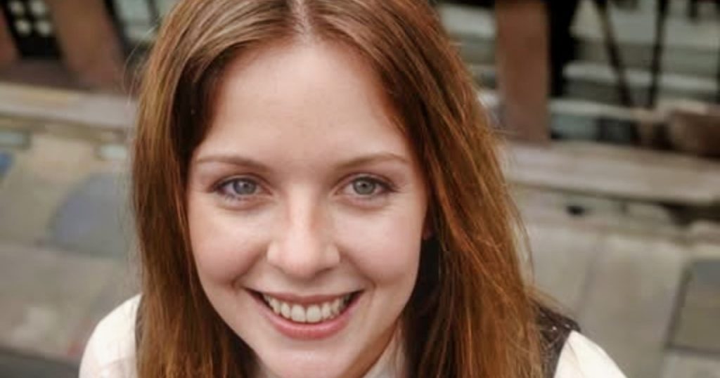 Recognize Her?: Oscar-Winning Actress Who Defined Smart, Nervy Romantic Comedy!